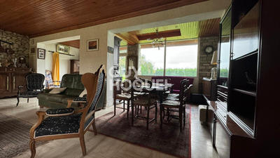 Maison - 208 m² - 8 pièces