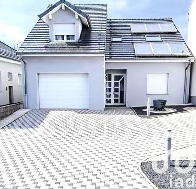 Maison - 180 m² - 8 pièces