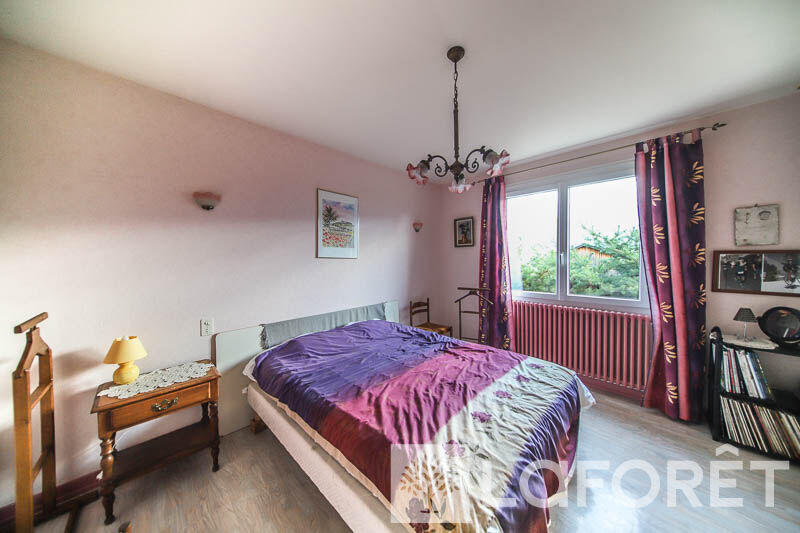 Maison - 202 m² - 9 pièces