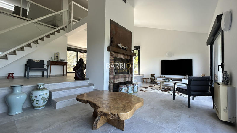 Villa - 240 m² - 6 pièces