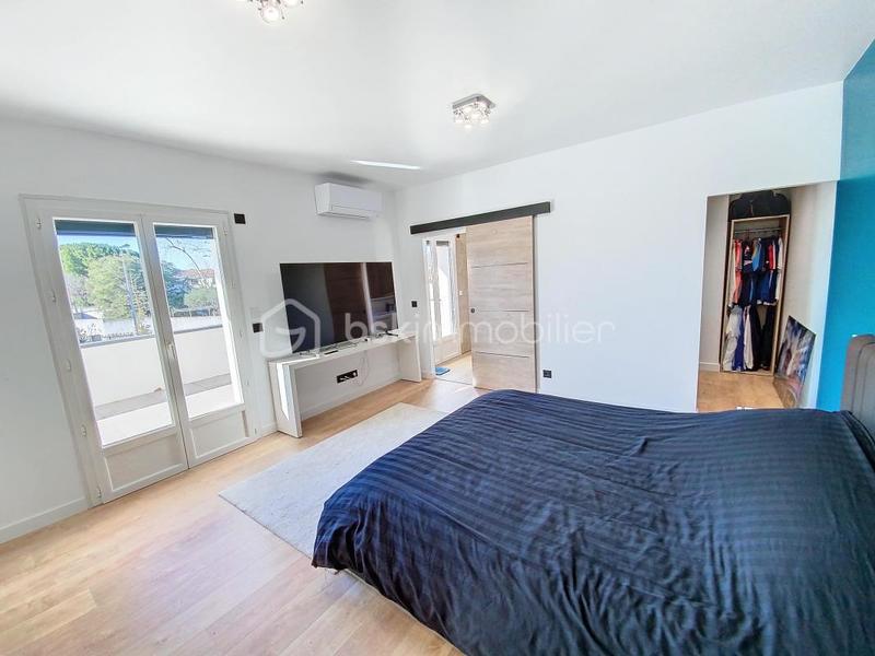 Villa - 245 m² - 6 pièces