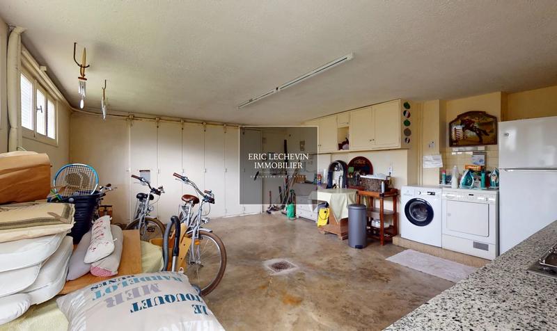 Villa - 200 m² - 10 pièces