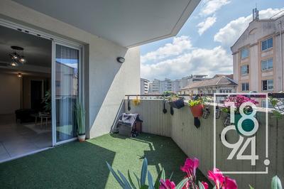 Appartement - 80 m² - 4 pièces