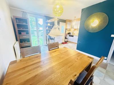 Maison - 96 m² - 5 pièces