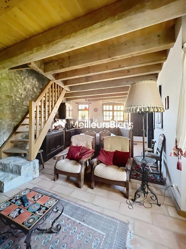 Propriété - 268 m² - 14 pièces