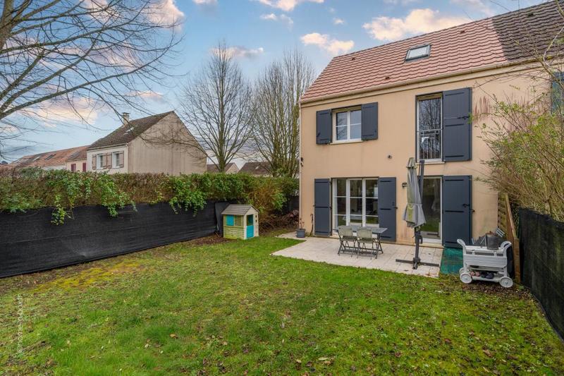 Maison - 95 m² - 5 pièces