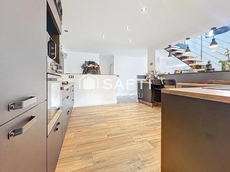 Maison - 145 m² - 6 pièces