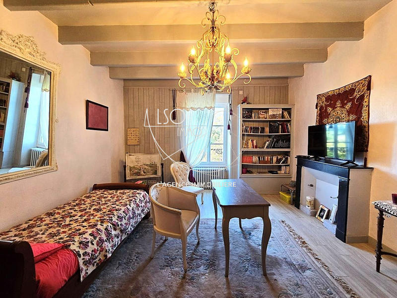 Maison ancienne - 204 m² - 7 pièces