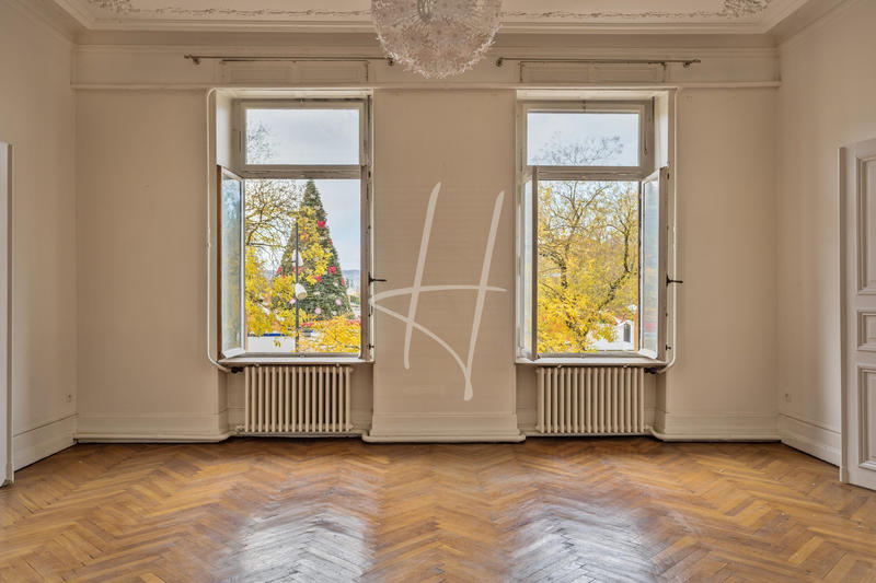 Appartement - 257 m² - 8 pièces