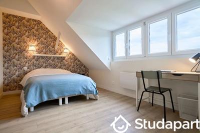 Chambre - 11 m² - 1 pièce