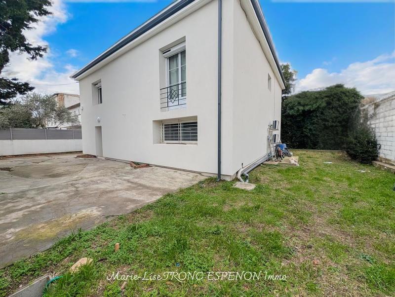 Maison - 180 m² - 8 pièces