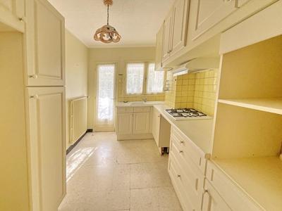 Maison - 182 m² - 7 pièces