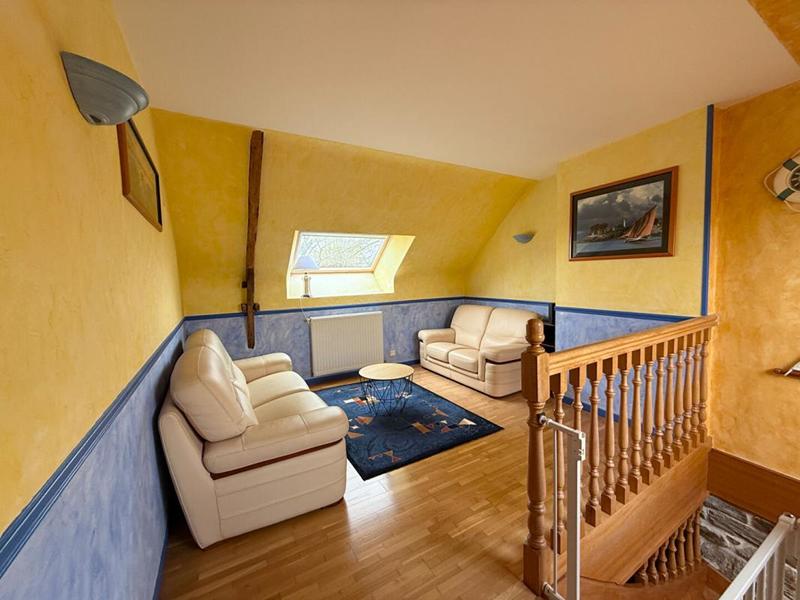 Maison - 310 m² - 16 pièces