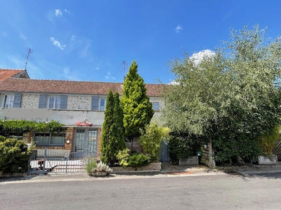 Maison - 210 m² - 5 pièces