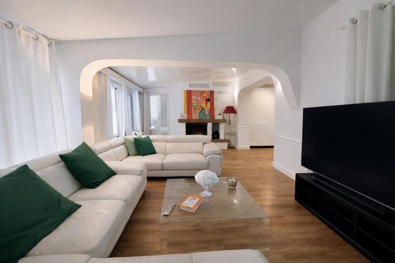 Villa - 180 m² - 6 pièces