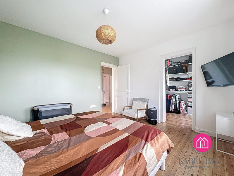 Maison - 250 m² - 10 pièces