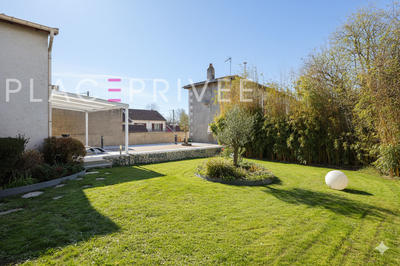 Maison - 296 m² - 7 pièces