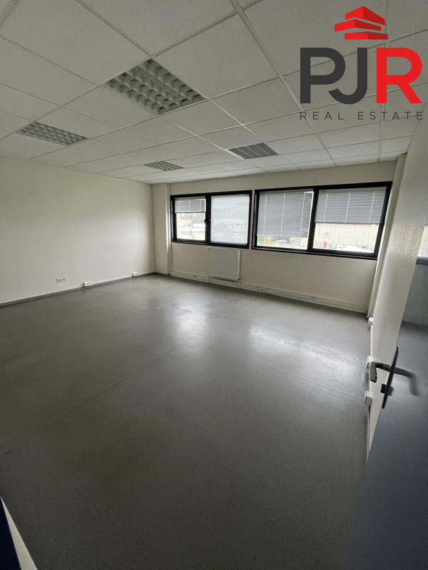 Local d'activités - 326 m²