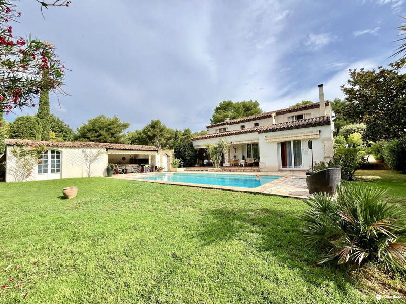 Villa - 230 m² - 7 pièces