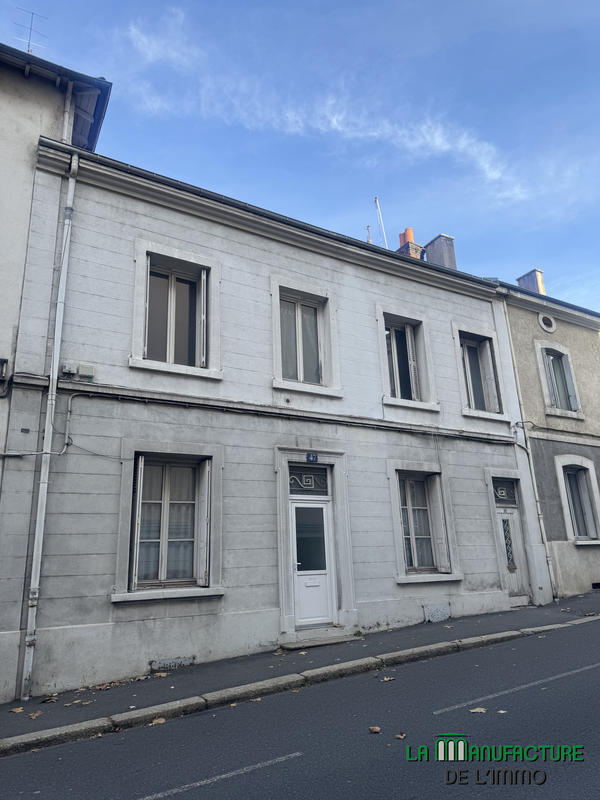 Maison - 225 m² - 8 pièces