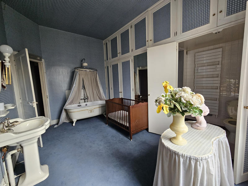 Propriété - 500 m² - 17 pièces