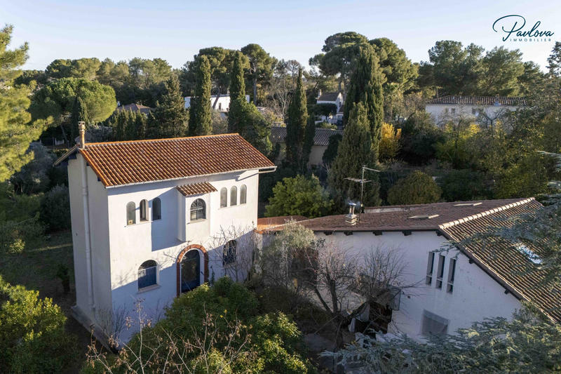 Maison traditionnelle - 215 m² - 8 pièces