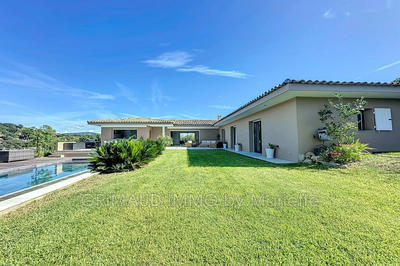 Villa - 180 m² - 6 pièces