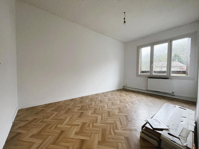 Maison - 93 m² - 5 pièces