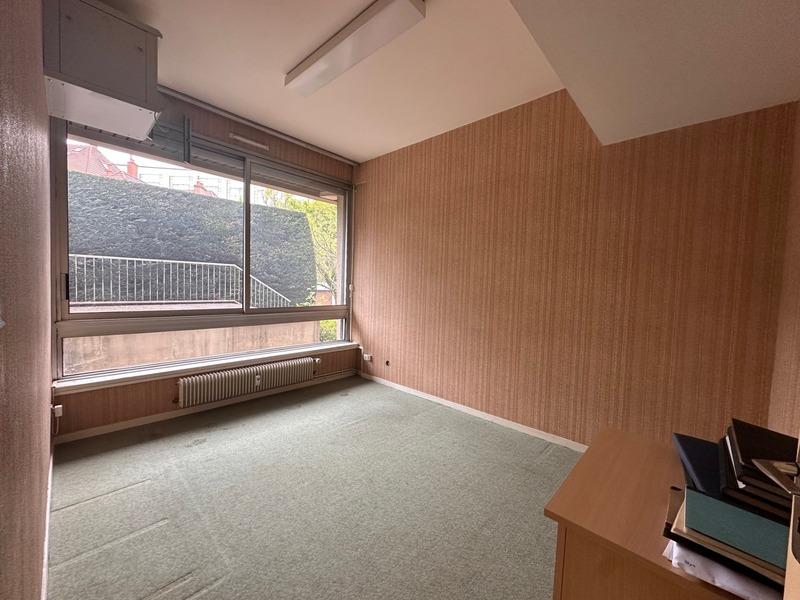 Local commercial - 113 m² - 5 pièces