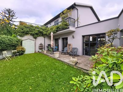 Maison - 144 m² - 5 pièces