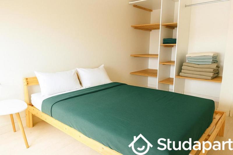 Chambre - 12 m² - 1 pièce