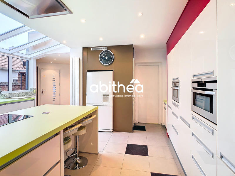 Maison - 182 m² - 6 pièces