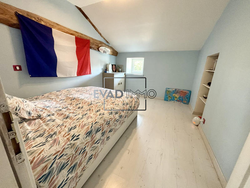 Maison - 233 m² - 7 pièces