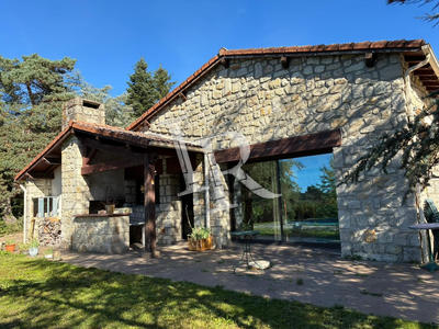 Maison - 286 m² - 8 pièces