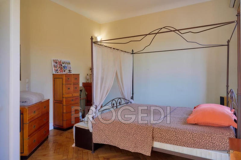 Maison de ville - 271 m² - 8 pièces