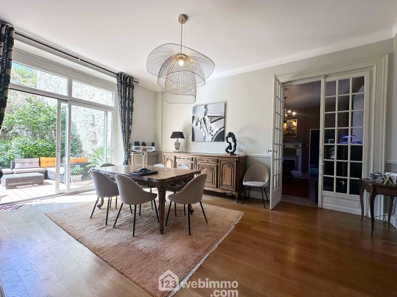 Maison de maîtres - 341 m² - 8 pièces