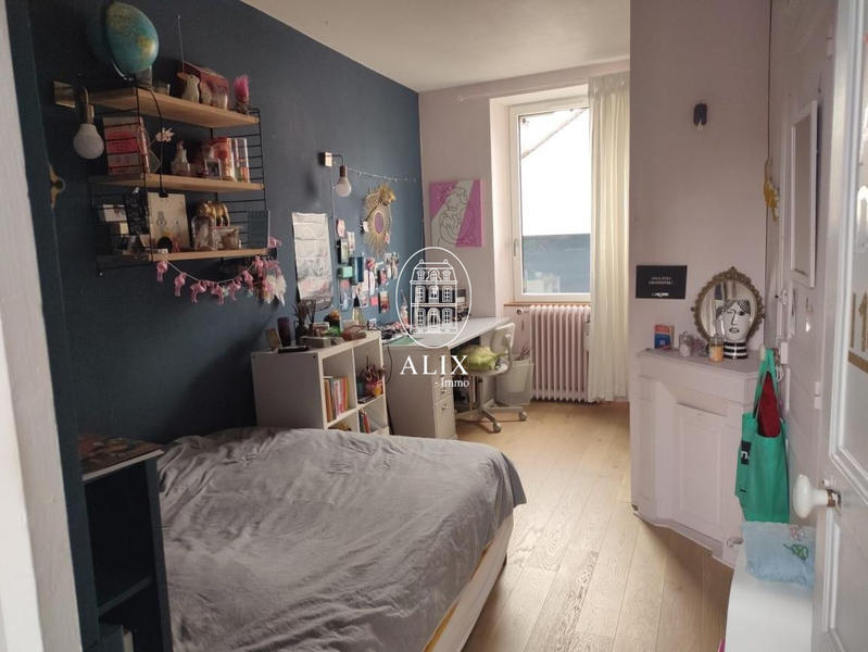 Maison ancienne - 182 m² - 6 pièces