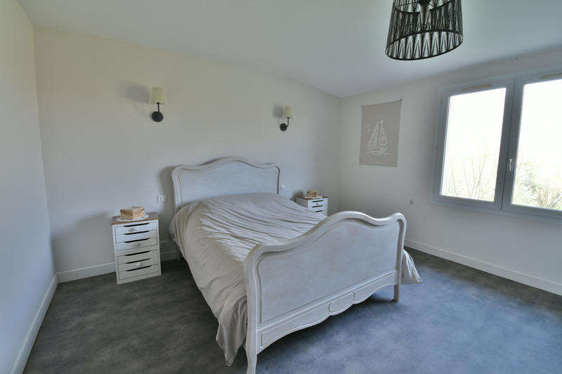 Maison - 295 m² - 10 pièces