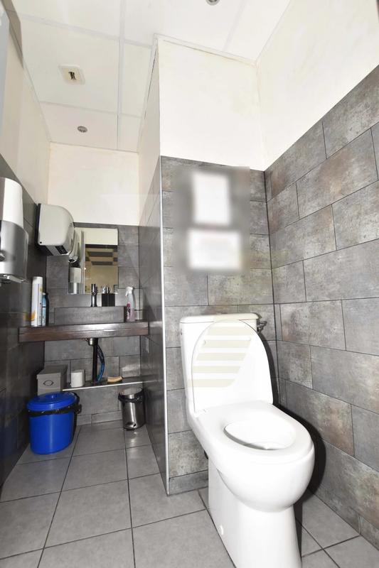 Local commercial - 282 m²