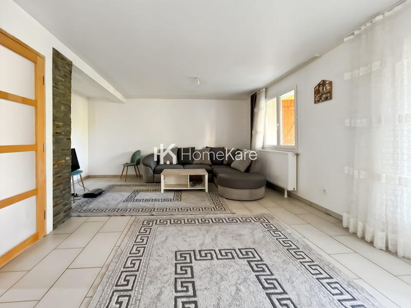 Maison - 230 m² - 10 pièces