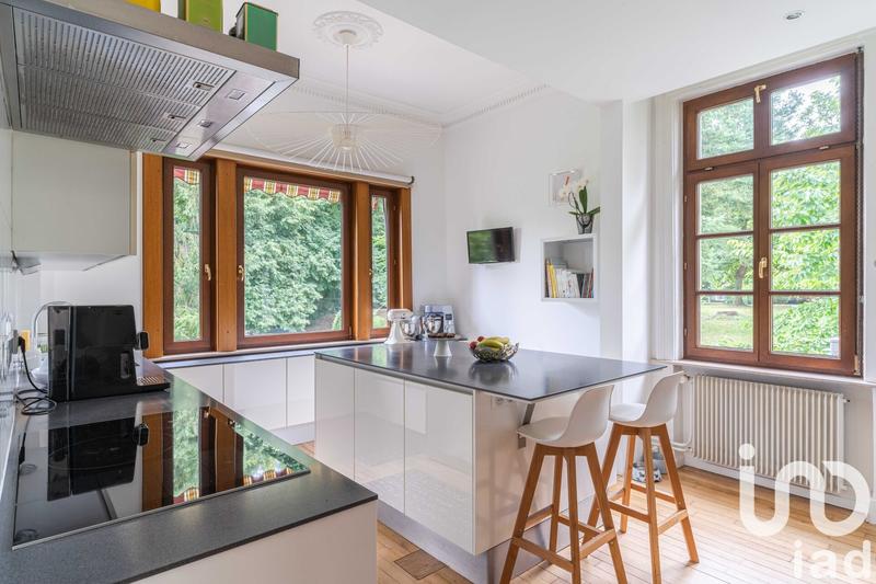 Maison - 307 m² - 11 pièces