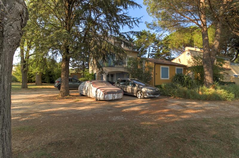 Maison - 298 m² - 9 pièces