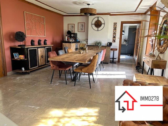 Maison - 250 m² - 9 pièces