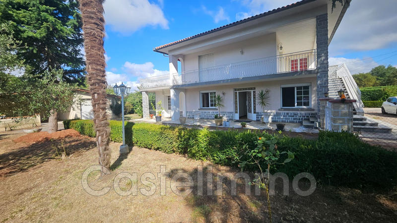 Villa - 230 m² - 6 pièces