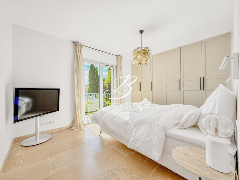 Villa - 258 m² - 10 pièces