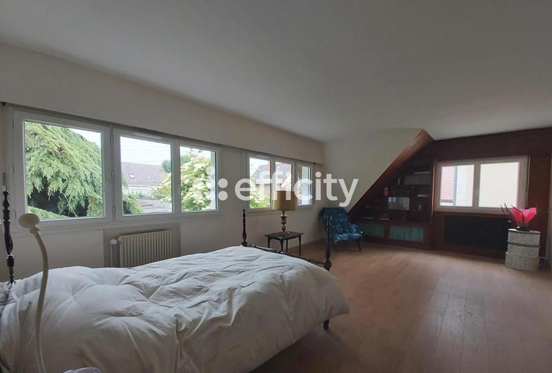 Maison - 190 m² - 6 pièces