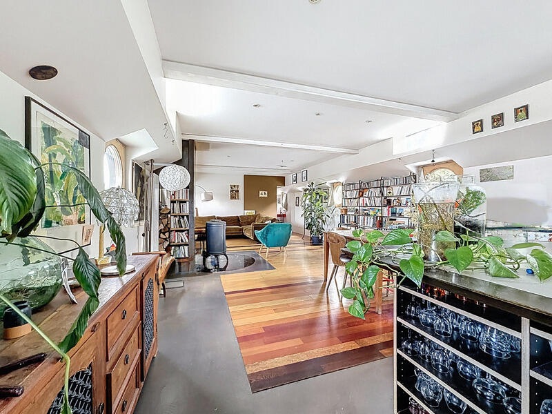 Péniche - 190 m² - 6 pièces