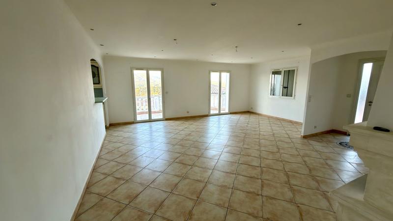 Maison - 154 m² - 7 pièces