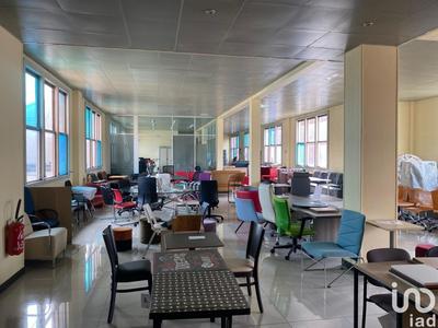 Local commercial - 4 400 m²