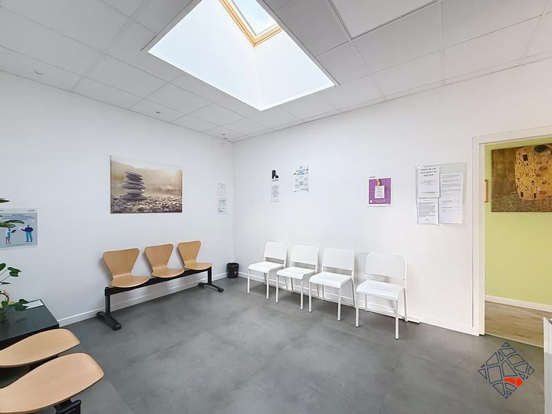 Local d'activités - 150 m² - 6 pièces